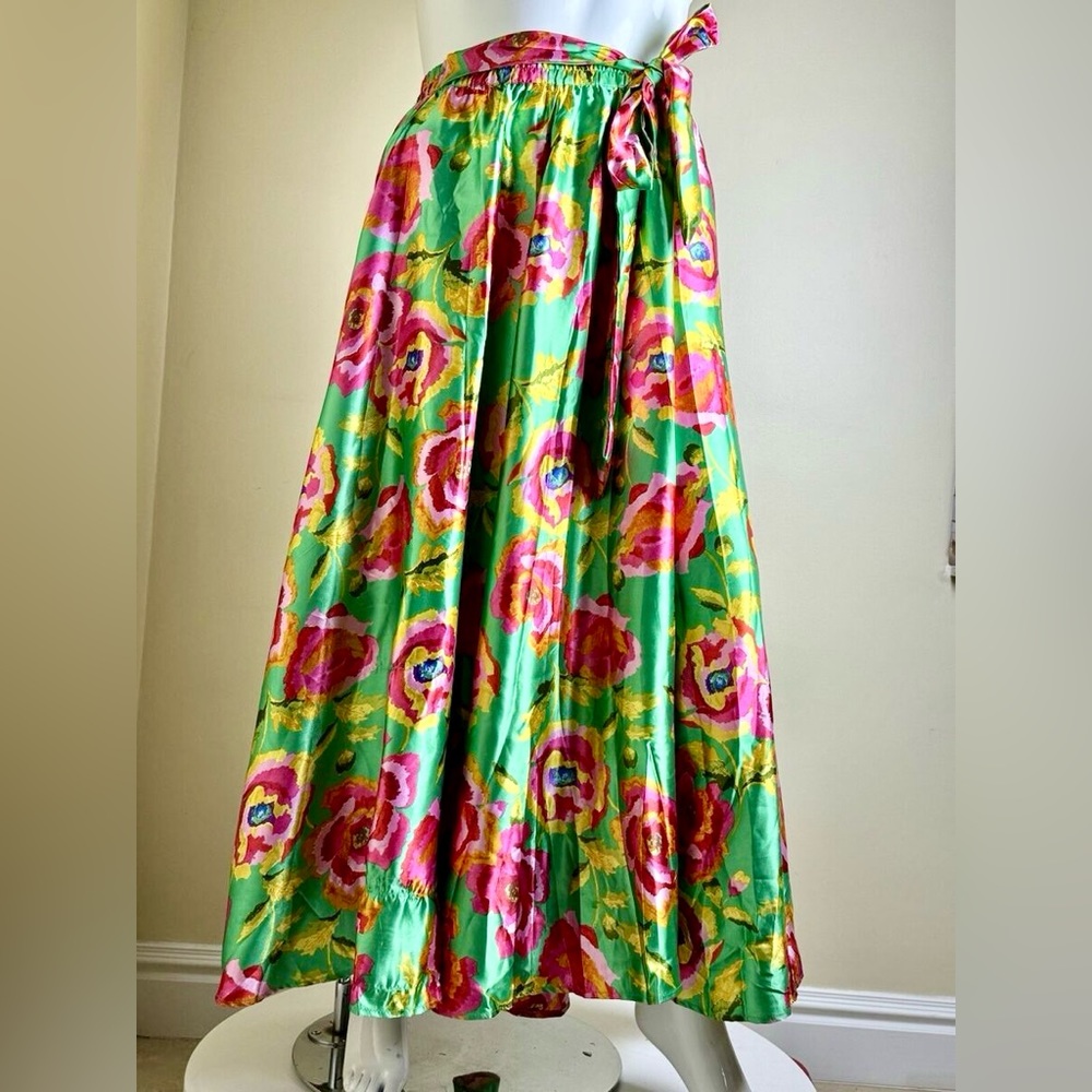 NWT True Destiny Floral Satin Maxi Skirt Small